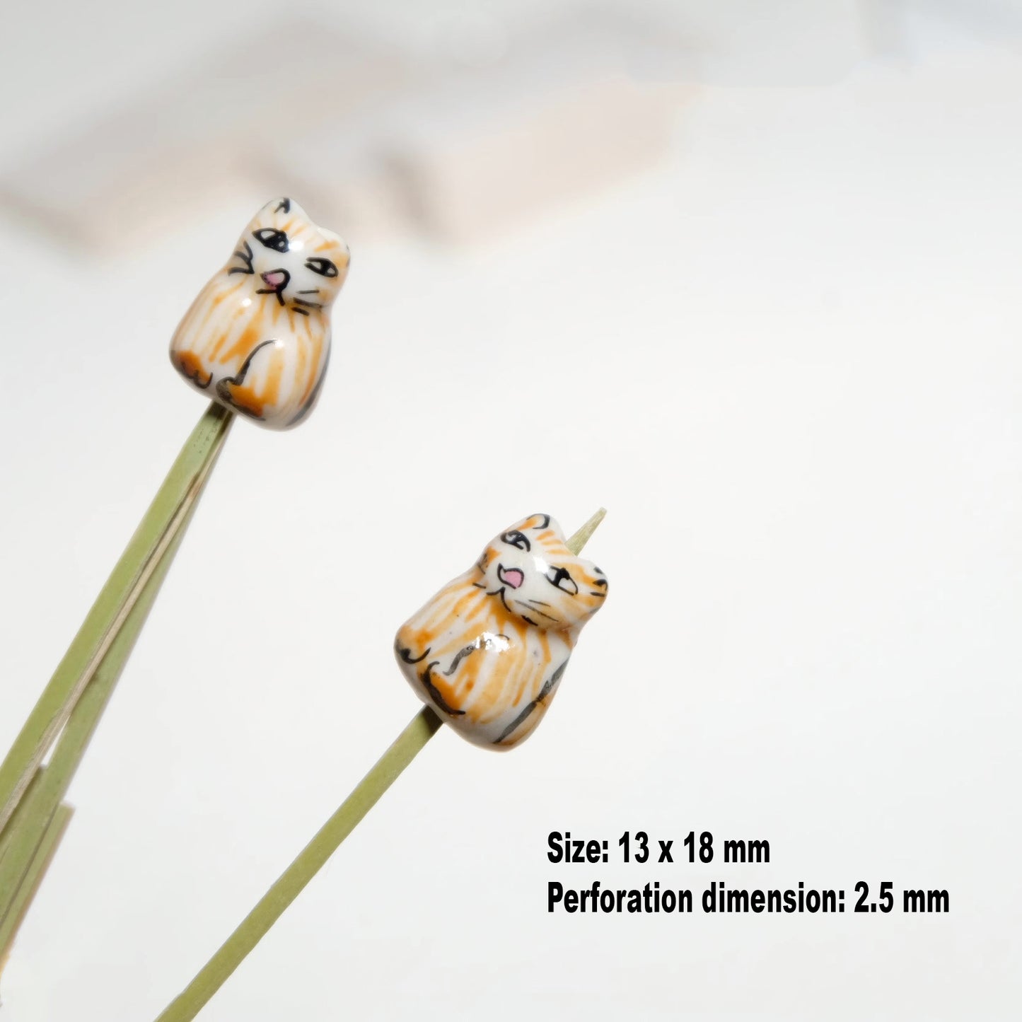 2pcs cat porcelain beads